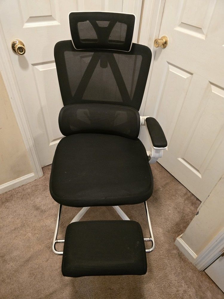 Office Chair (Missing Right Arm Rest)