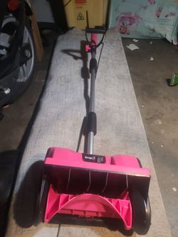 Cordless snow shovel