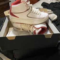 Air Jordan Retro 2 Fire Red