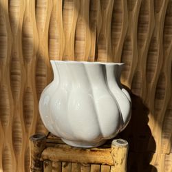 Vintage White Swirl Round Pottery Vase Floral Pot Decor MCM Display Vessel Boho Coastal Farmhouse 
