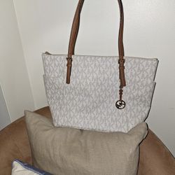      Michael Kors Large  Bag