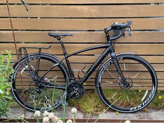 **Excellent** Specialized Secteur road bike  52cm