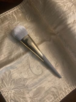 Bronzer brush