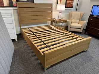 Hygge Queen Platform Bed