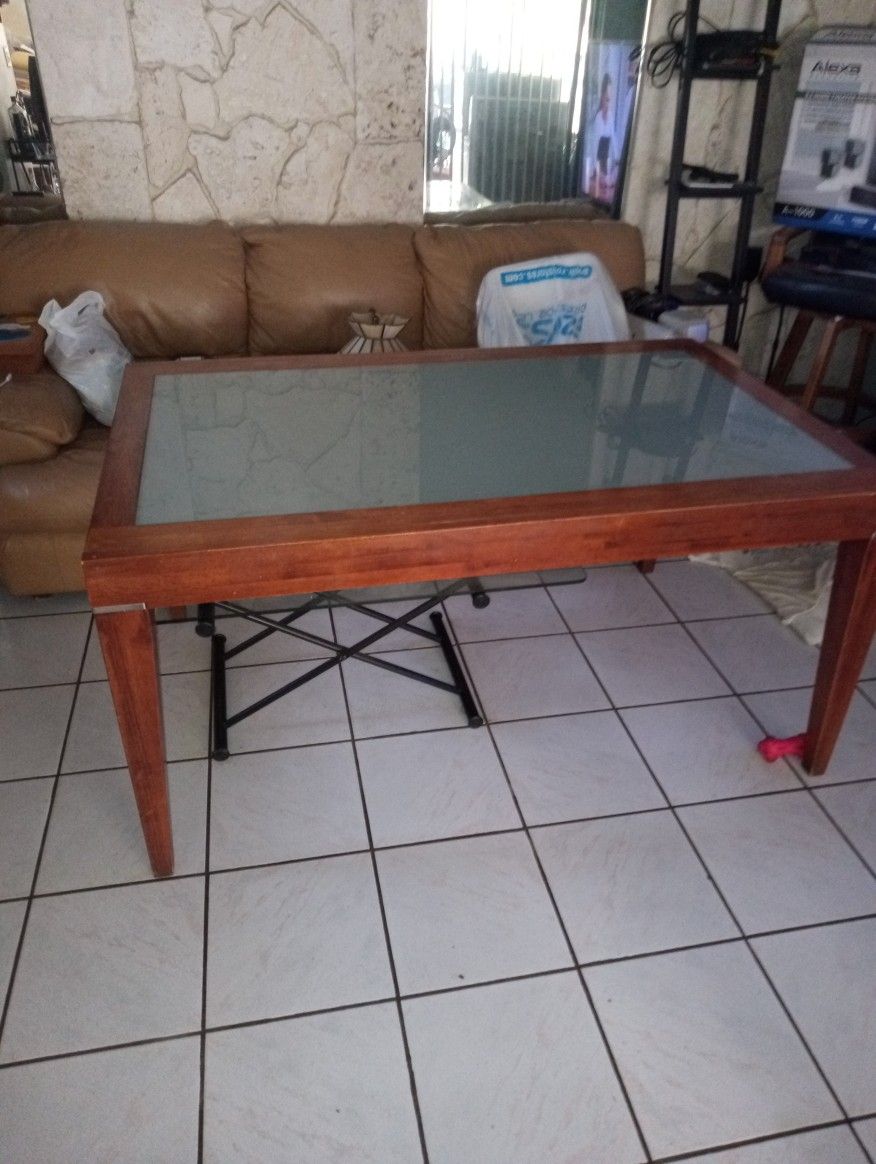 Mesa De Madera  Con Cristal Y Accesorios