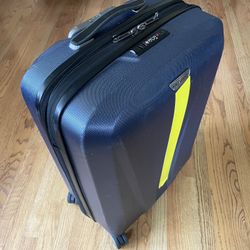 Ricardo Beverly Hills 26” Medium Hard Sided Check-in Bag With 8 Spinner Wheels