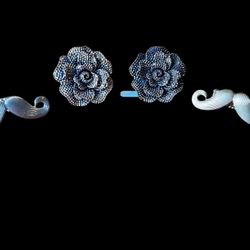 Set of 4 stretch rings, sizes 7/8. Gold & silver Mustaches And Bling Roses