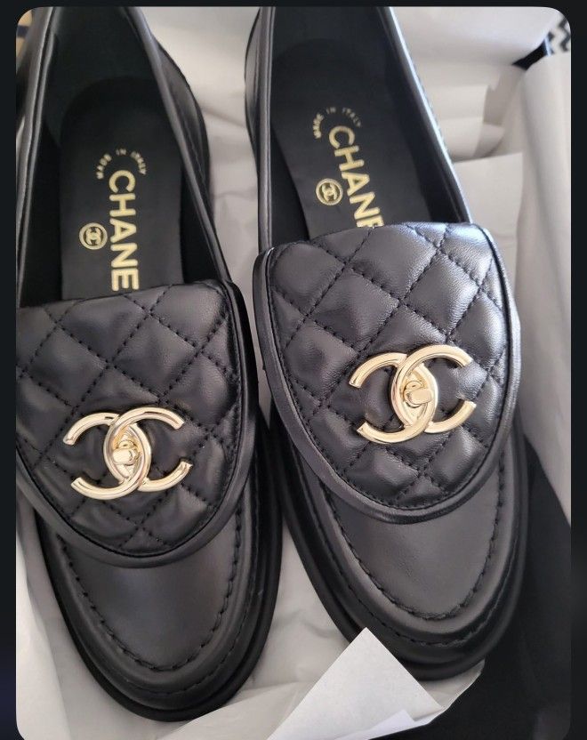 Chanel Black Quilted Flap Turnlock Gold
