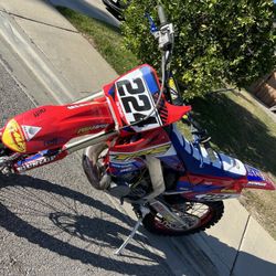 2000 CR 250