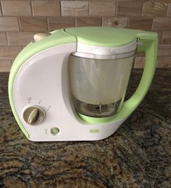Cook and blend baby food maker