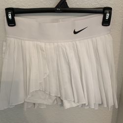 Nike tennis skirt NWT
