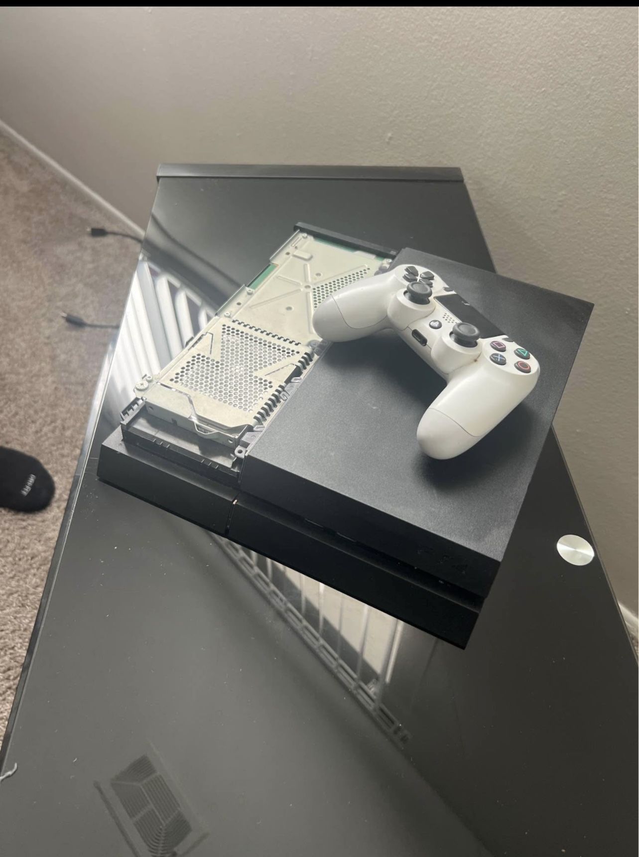 1TB PlayStation 4 W/controller 