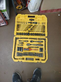 • DEWALT DWMT45184