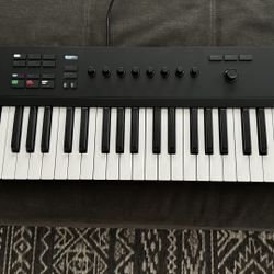 Native Instruments Komplete Kontrol A49 - Black