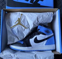 Air Jordan 1 Retro High OG GS “UNC Toe”