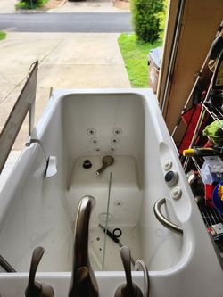 Hydro System 8 Jet Walk - In Tub