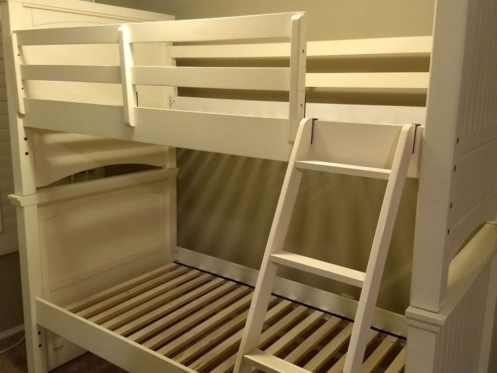 Twin over Twin bunkbed - Legacy Classic Kids Summerset in Ivory.