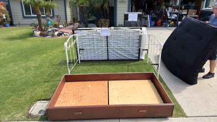 Free curb alert trundle day bed and stereo cabinet