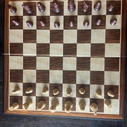 CHESS BOARD  1983  42 YEARS OLD