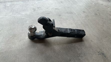 Solid metal towing connection