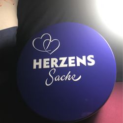 Retro Metal Collector's Tin - Herzens Sache (Heartfelt Matter) - by Nivea