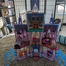 Elsa Frozen Castle Playset With Dolls And Accessories