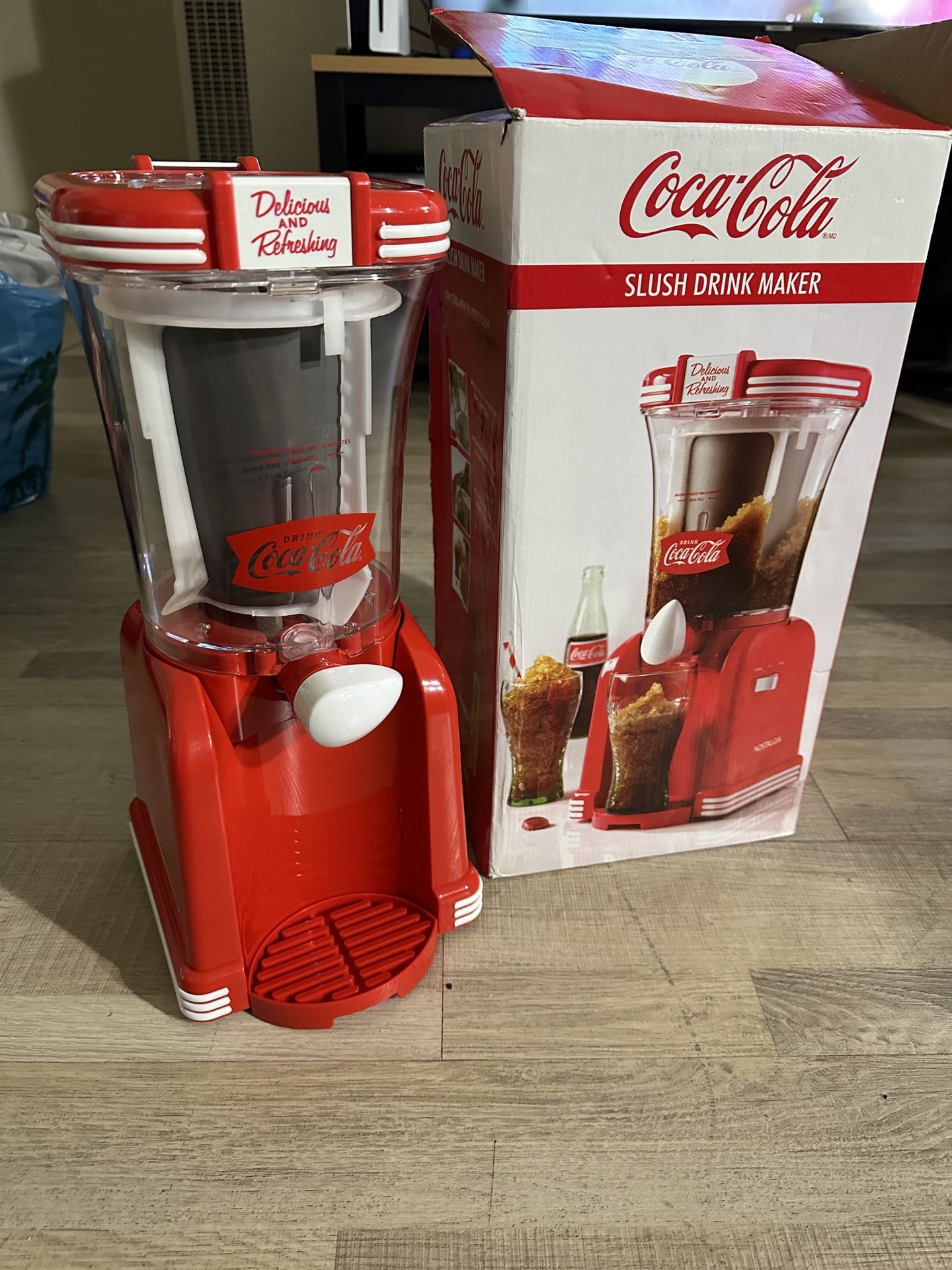 Coca-Cola Cksm32cr 32-Ounce Retro Slush Drink Maker, Red