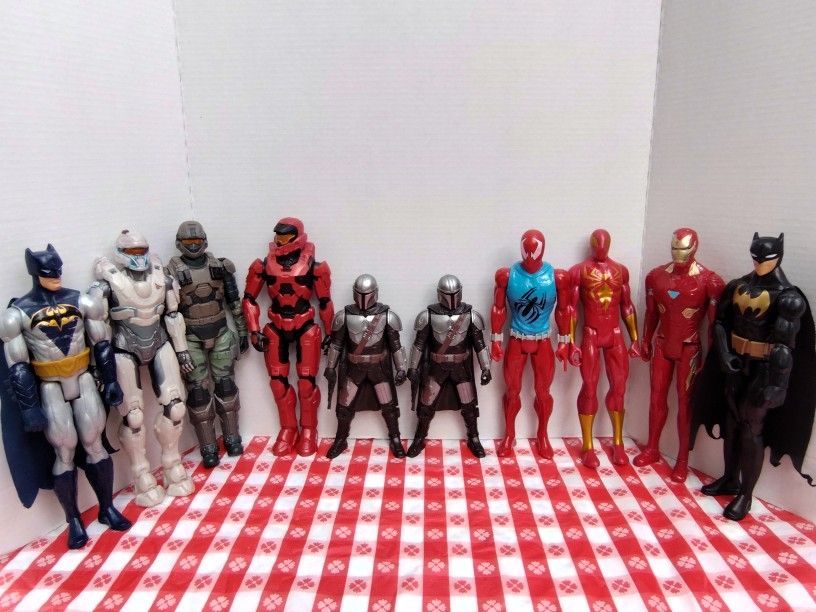 Lot of Super Hero Action Figures 