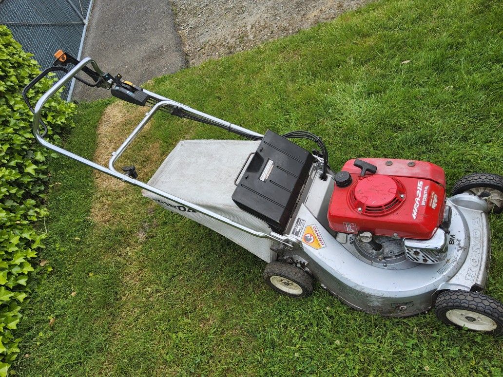 Honda Commercial Mower HRA215
