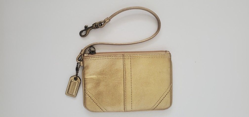 Coach Wristlet Wallet gold