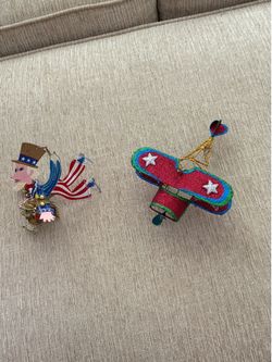 2 AMERICANA VINTAGE CHRISTMAS ORNAMENTS