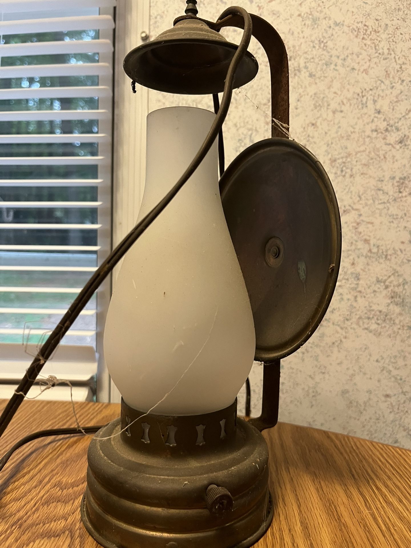 Lamp (antique)