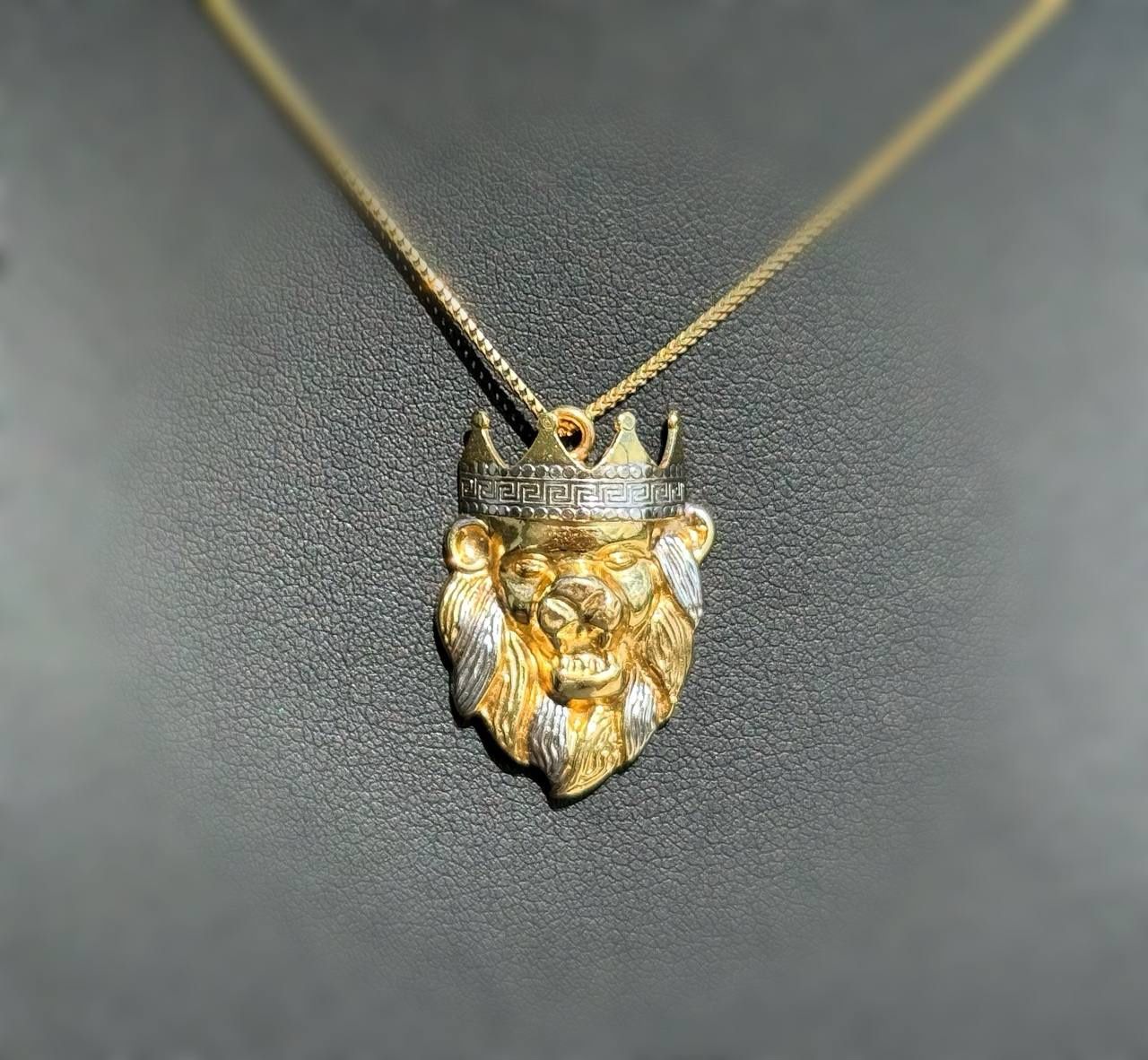 10k hollow yellow two tone gold lion crown 👑 Pendant charm