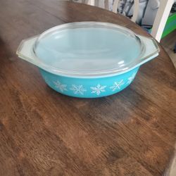 Vintage Pyrex Turquoise Snowflake