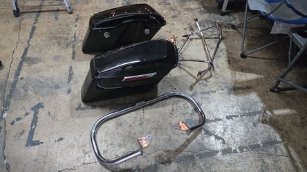 2006-2017 Harley Davidson Dyna Engine Guard & Saddle Bags