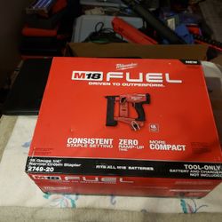 Milwaukee 18 Guage 1/4 Narrow Crown Stapler