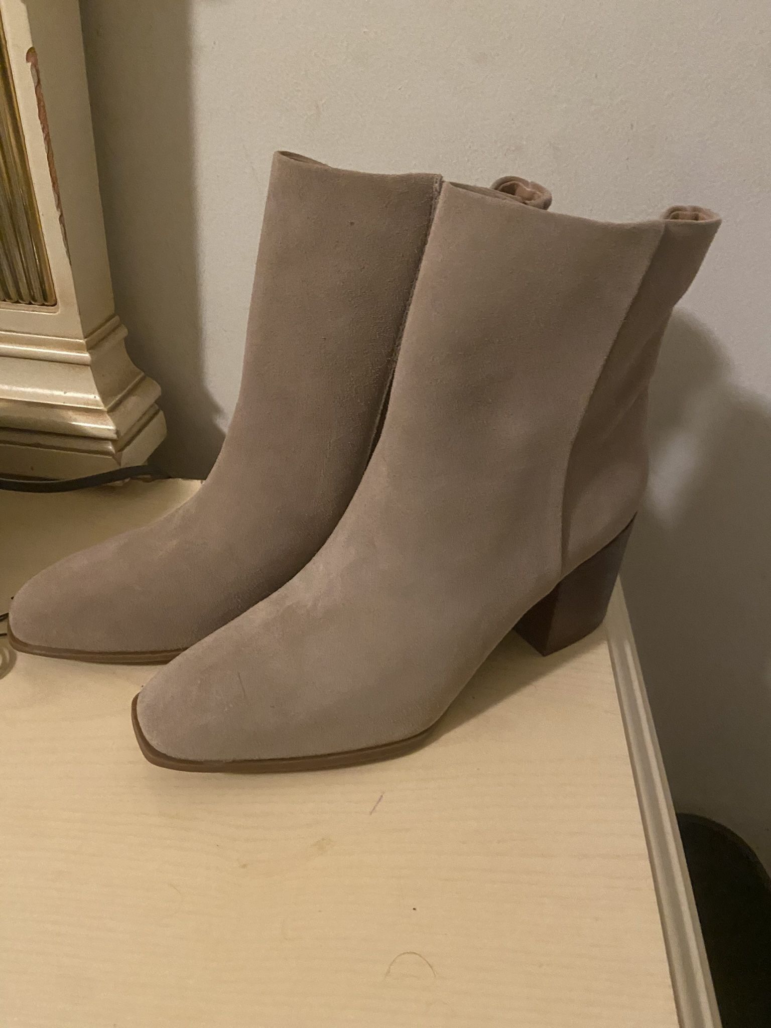 🌸💕🌸💕New Suede Boots By Vanna Boots