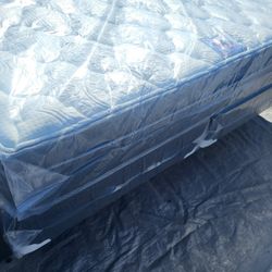 Brand New King Size Pillowtop Mattress Included Box Spring. 