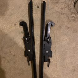 TV MOUNT