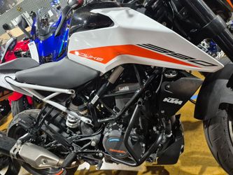 🔥 QUALITY PRE-OWNED — 2022 KTM 390 DUKE 🔥