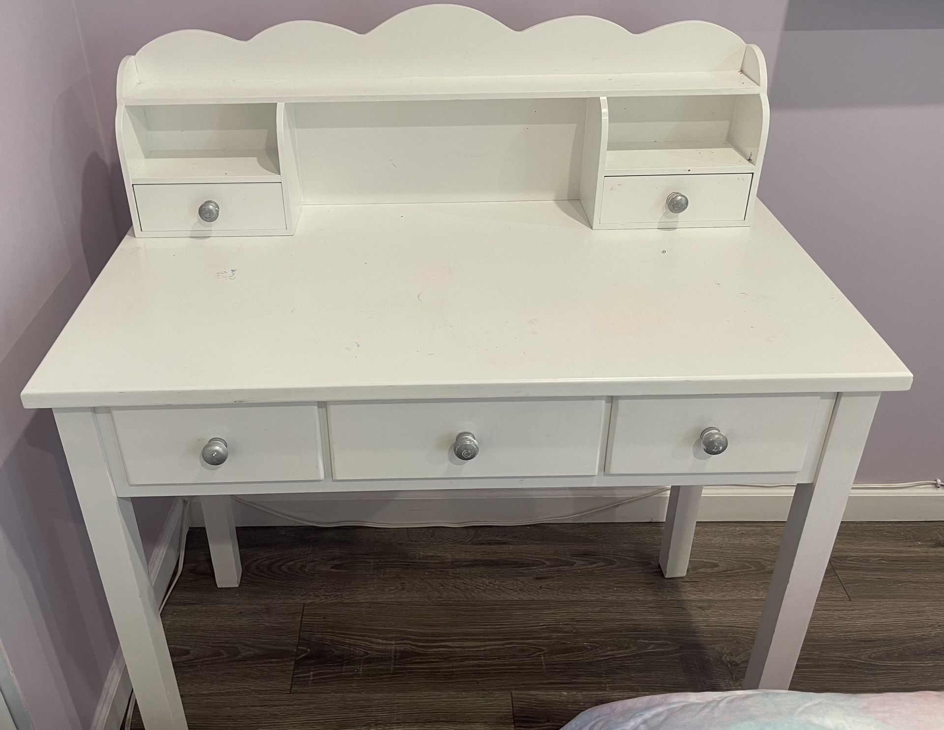 White Vanity Desk with 5 drawers