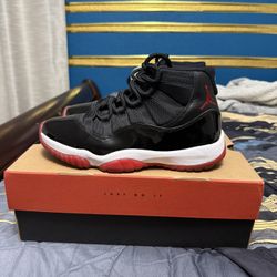 Jordan bred 11 ( Size 7.5) 