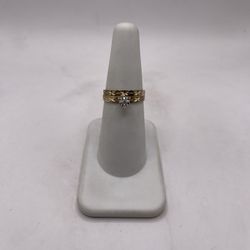 10kt Gold Engagement Style Ring Set w/ Dia Cut Design