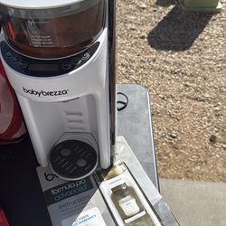 Baby formula maker