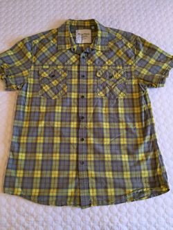 FLAWLESS VINTAGE GUESS SHIRT. NICE!