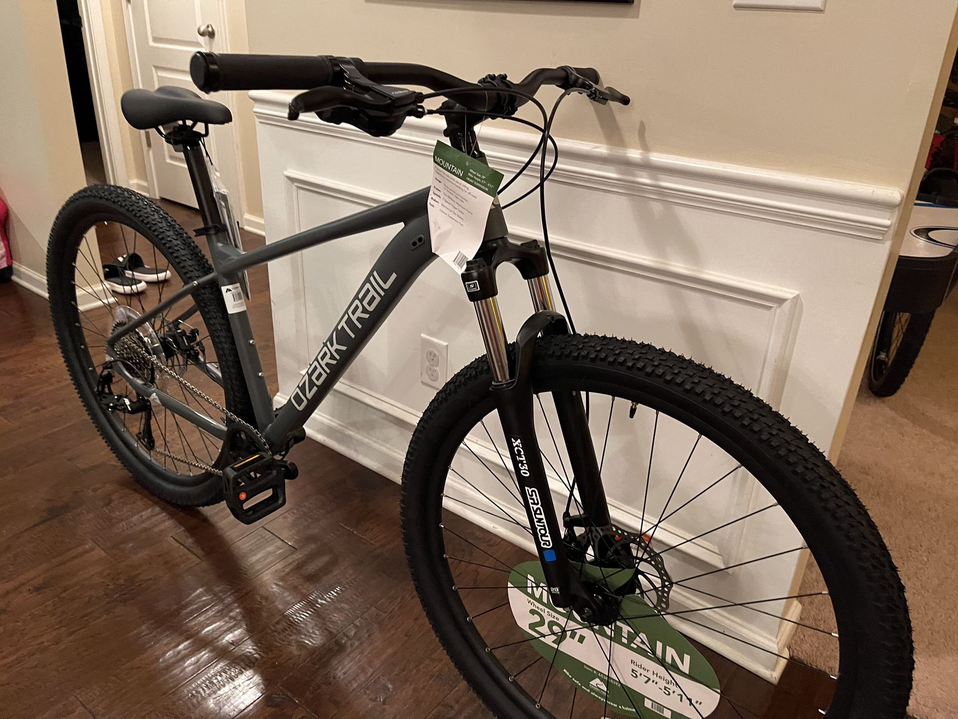 Ozark Trail 29 Ridge Mountain Bike, Medium Frame, Gray, Adult, Unisex