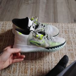Kyrie Flytrap 5 
