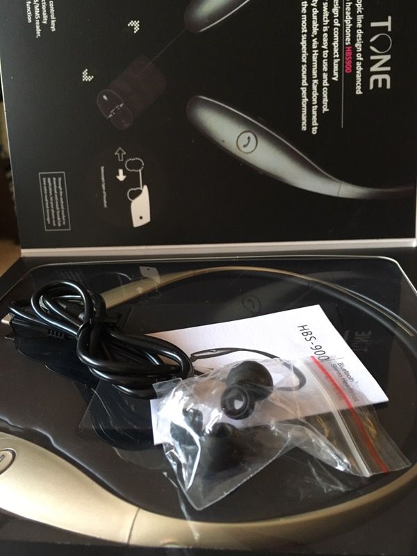 HBS 900 Bluetooth Headset