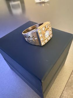 18kt Gold Vintage Ring with LARGE Center Diamond