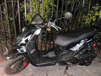 Motorcycle scooter